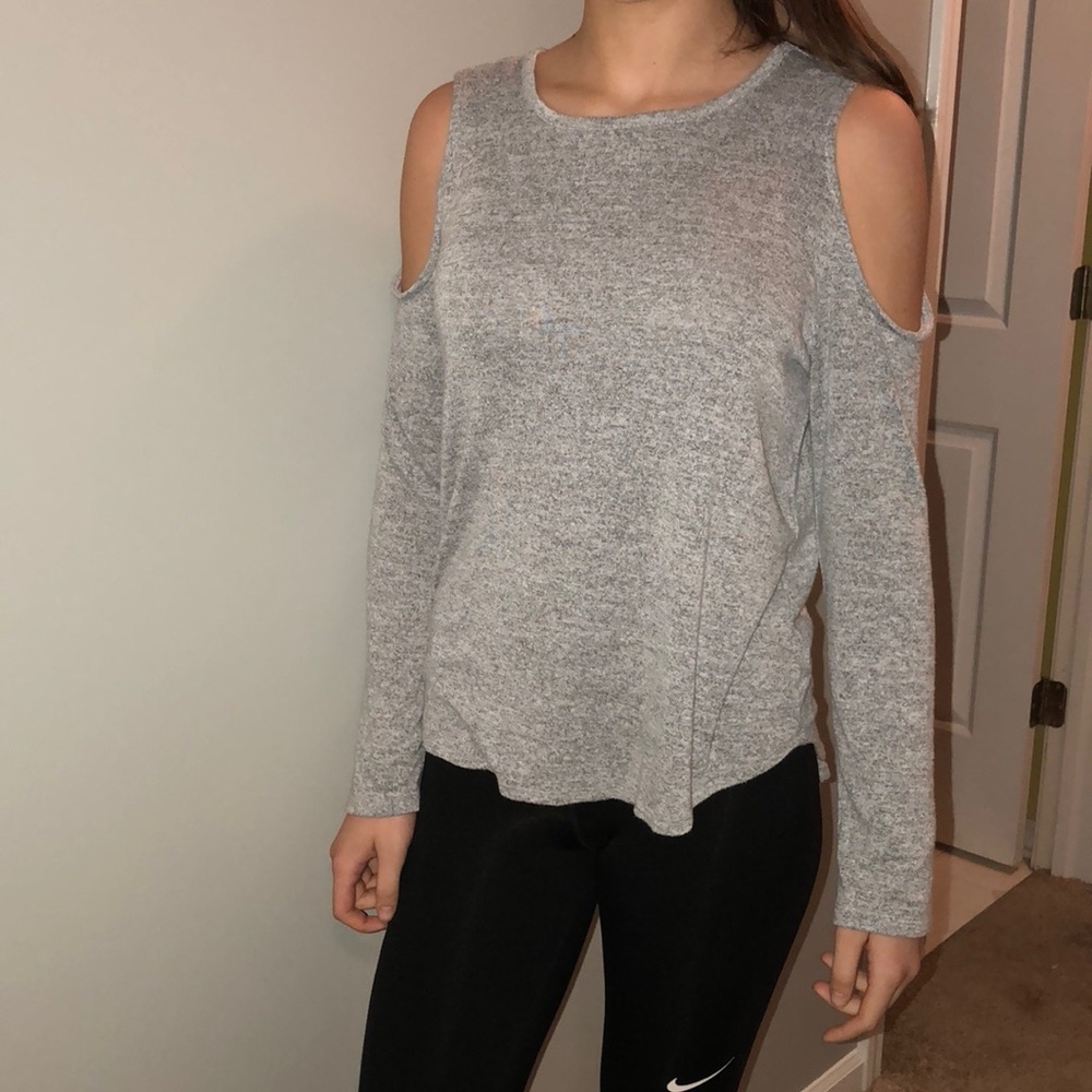 Shoulder Less Sweater